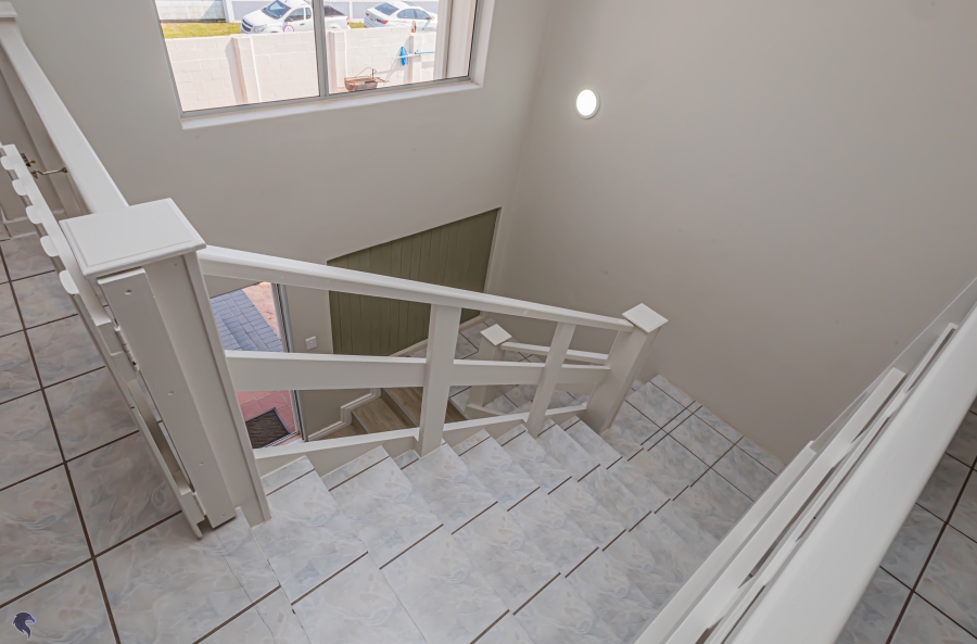 5 Bedroom Property for Sale in Country Club Western Cape